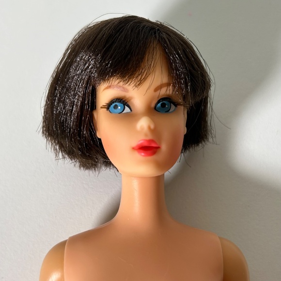 Barbie Other - Vintage 70s Brunette Hair Fair Barbie #4042 Head On Bendy Leg Japan Body (33Y)